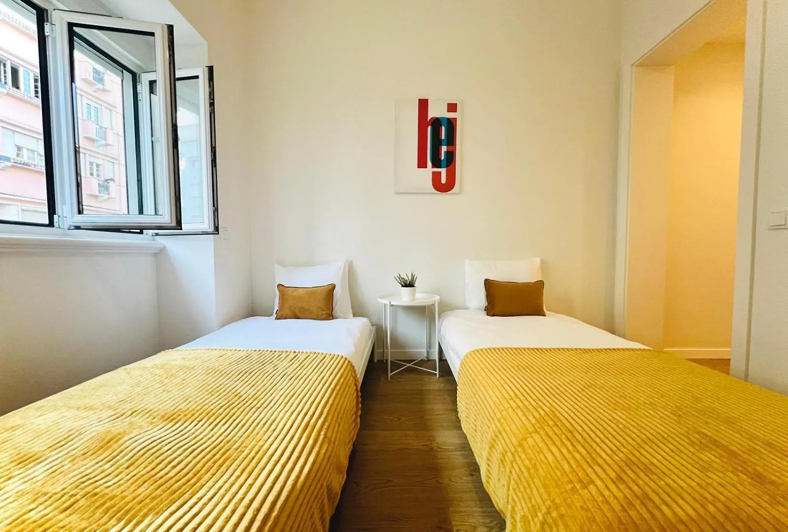 Luxury Central Lisbon Rooms, Best Location For Tourists Ostello